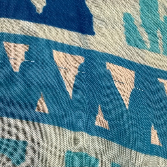 Theodora & Callum Blue White Pattern Rectangle Scarf 66” X 37” Versatile Beach - Picture 6 of 7